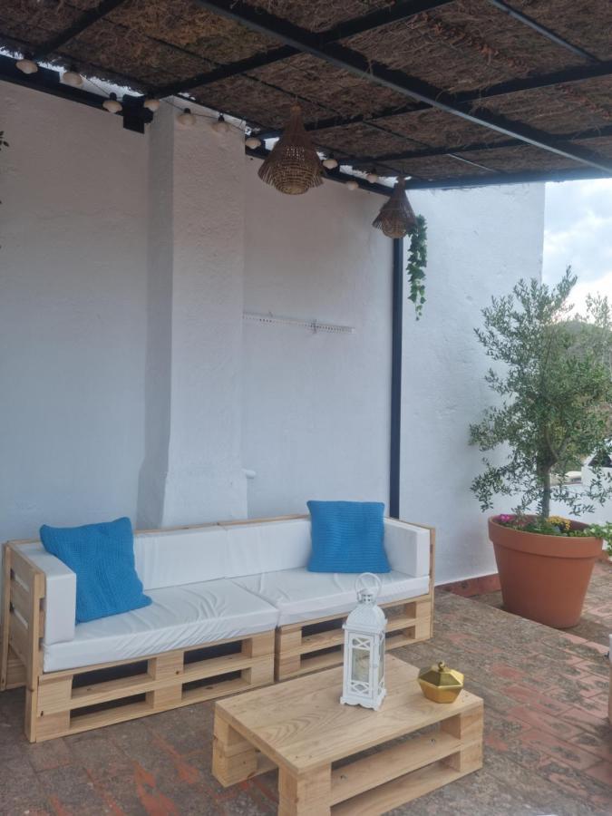 Amb Encant I Estil Mediterrani En Zona Tranquilla De Llanca I Amb Terrassa Bagian luar foto